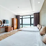 Rose Hotel